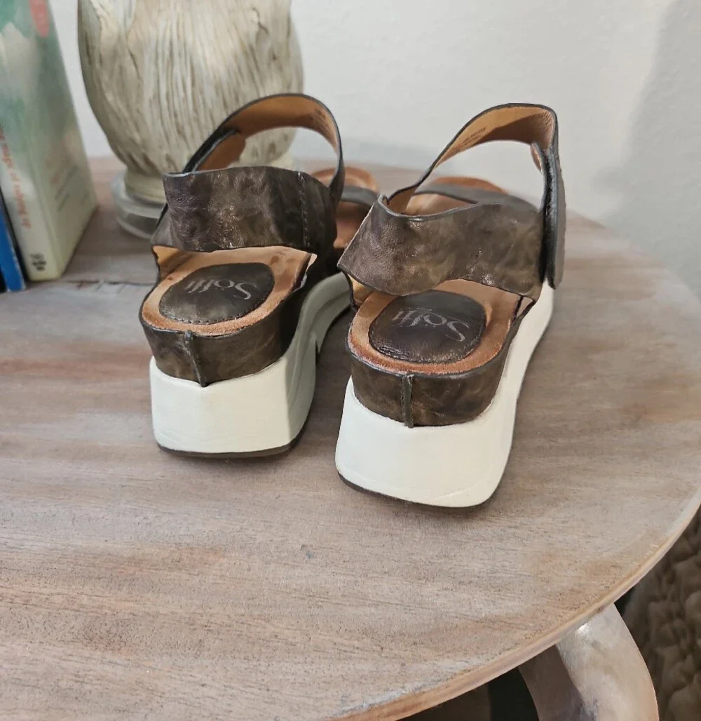 S8fft Womens Camo Leather Comfort Wedge Sandals
